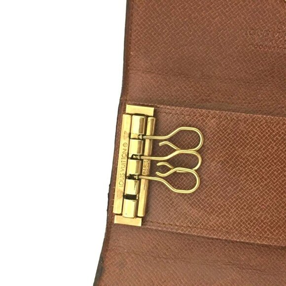 LOUIS VUITTON Key Case - Picture 6 of 9